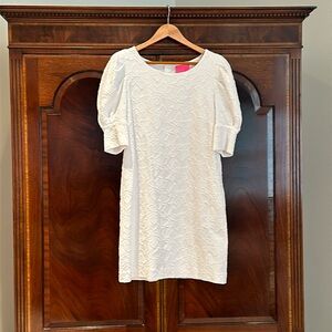 White short sleeve dress.